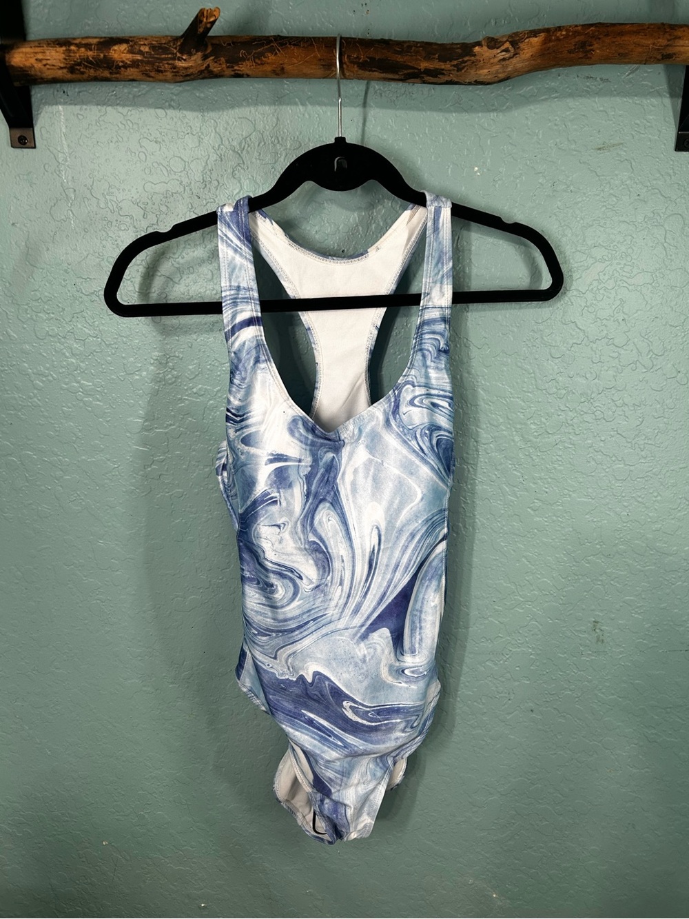 NWT Nicole Miller Studio Blue Tropic Swirl Print Racerback One Piece Swimsuit M